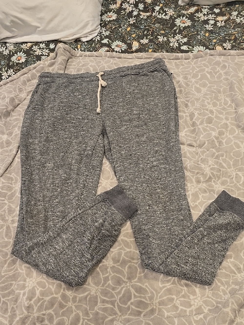 ❤️10/$40 Like New Cozy Gray Marled Jogger Pants